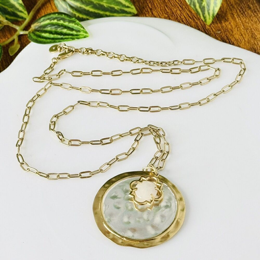 Stella & Dot Amala Pendant Necklace with White Agate - Gorgeous Hammered 4717